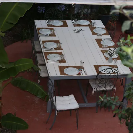 B&B Yucca 알라카티